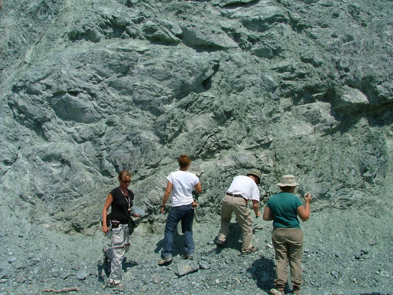 Students mapping at Elmacik during the Türkiye Geology Field Camp