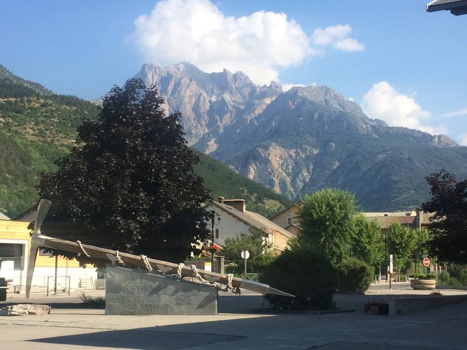 Students and French collaborators during a joint field session in the French Alps