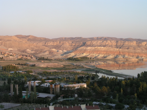 Field camp participants at geological site during Türkiye Field Camp