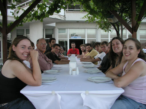 Students examining sedimentary structures during Türkiye Field Camp