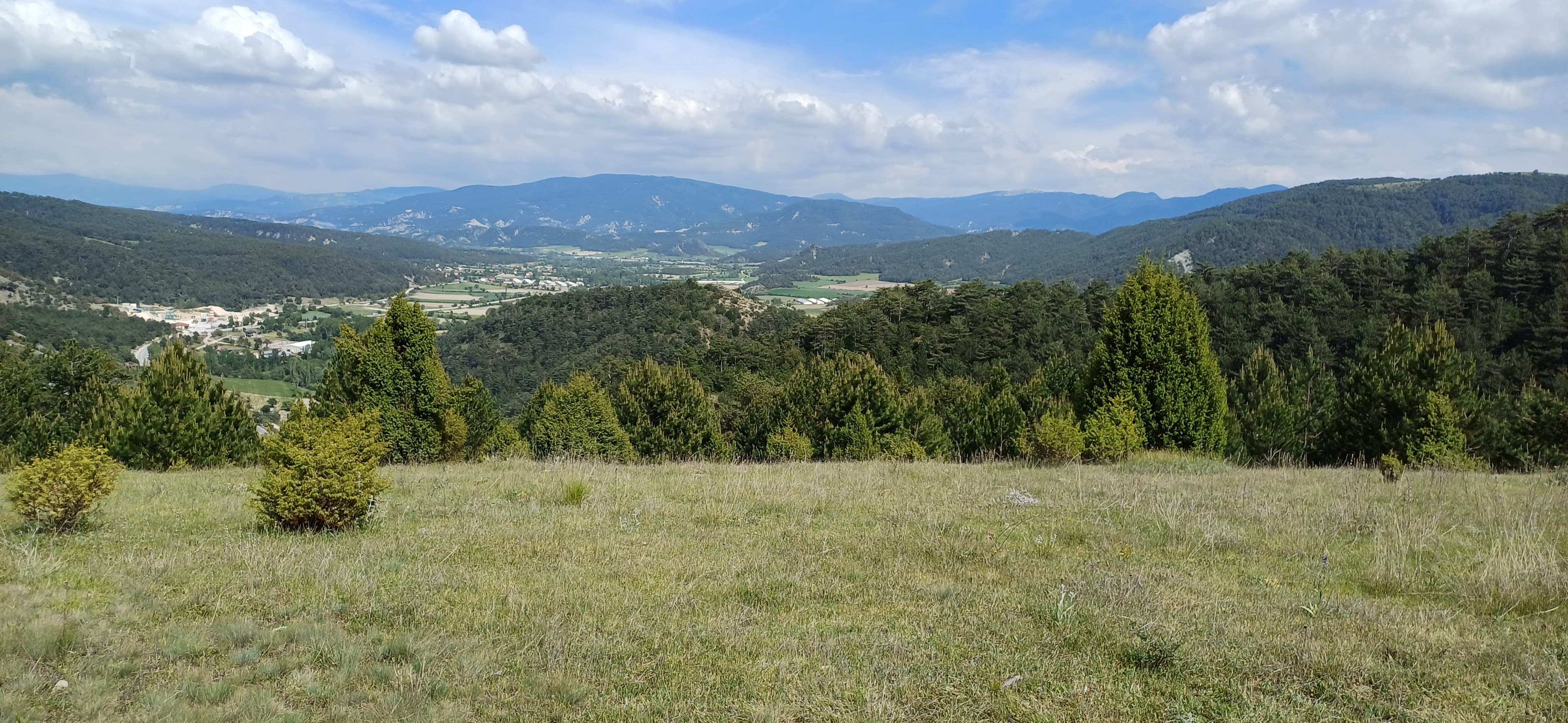 Students mapping the North Anatolian Fault Zone during the Türkiye International Field Camp, 2024