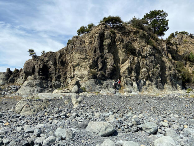Active tectonic structures along the Alpine Fault, New Zealand